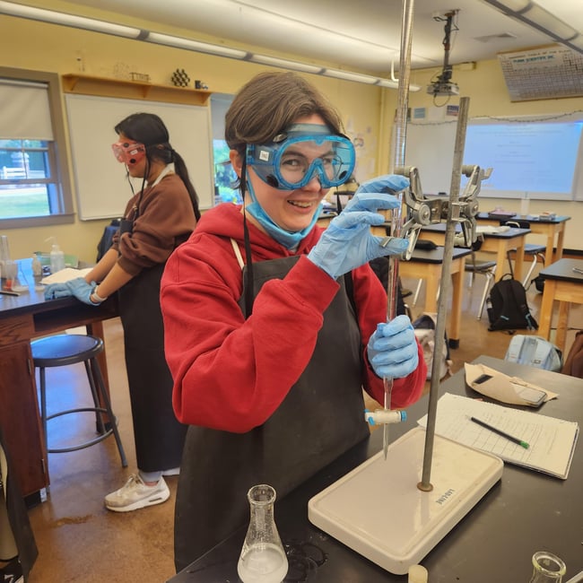 Students Explore Calorimetry, Titrations in Chemistry Labs
